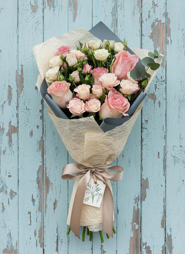 Букет цветов из: Розы в Азове