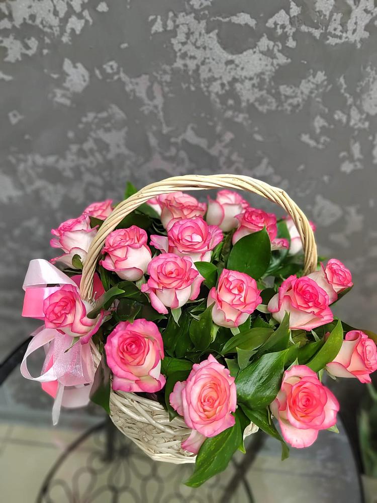 Цветочная композиция из Розы в корзине в Азове