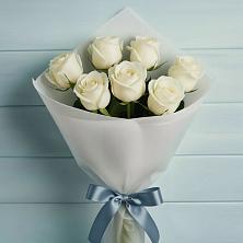 Букет 7 Белых роз Эдлесс Лав в Азове