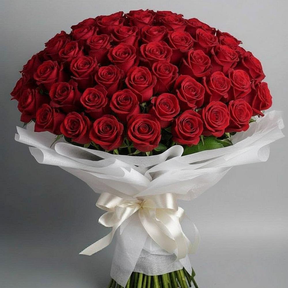 Букет 101 Красная роза Блэк Мэджик в Азове