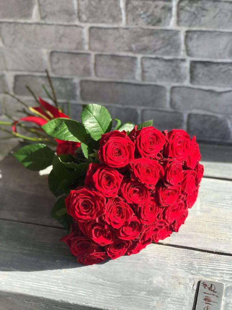 Букет Красные розы Фридом в Азове