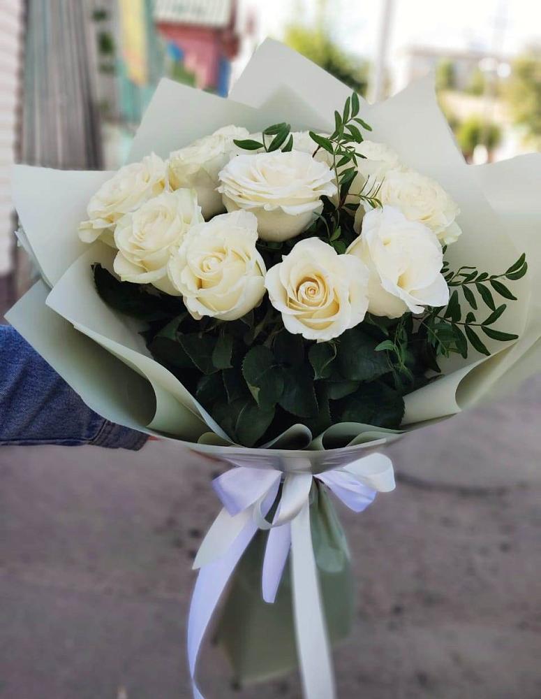 Букет Белые розы Проуд в Азове