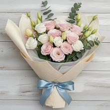 Букет цветов из:  Лизиантусы в Азове