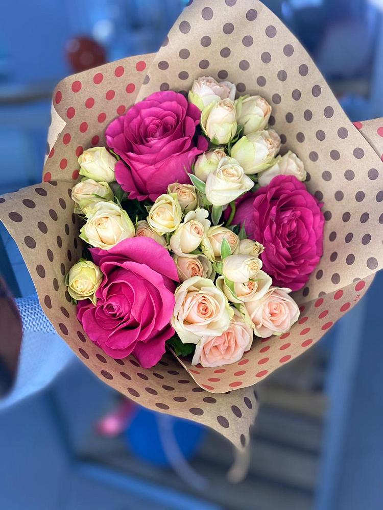 Букет цветов из: Розы в Азове