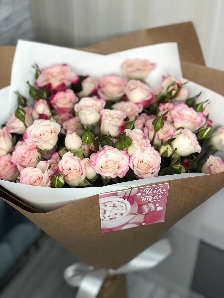 Букет цветов из: Розы в Азове