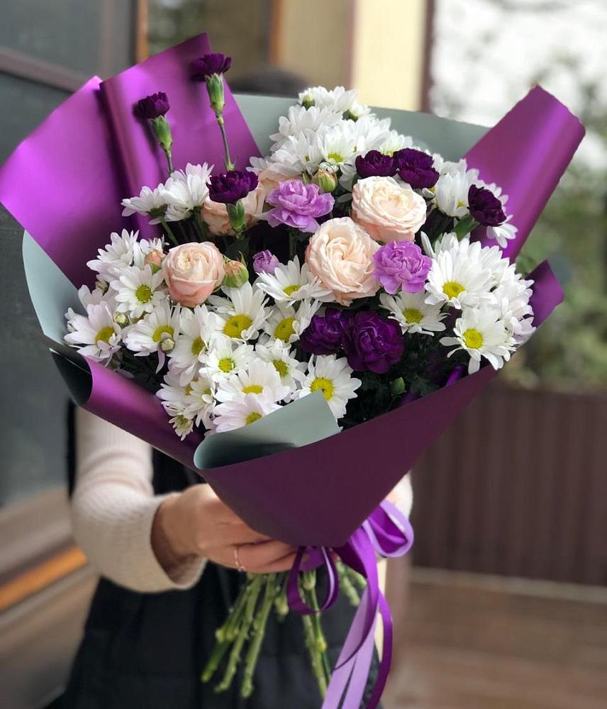 Букет цветов из: Хризантемы, Гвоздики и Розы в Азове
