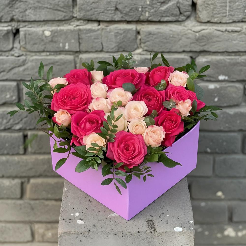 Цветочная композиция из Розы в коробке в Азове