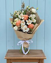 Букет цветов из:  Альстромерии, Лизиантусы, Розы и Хризантемы #REPLACE_PRED# Азове