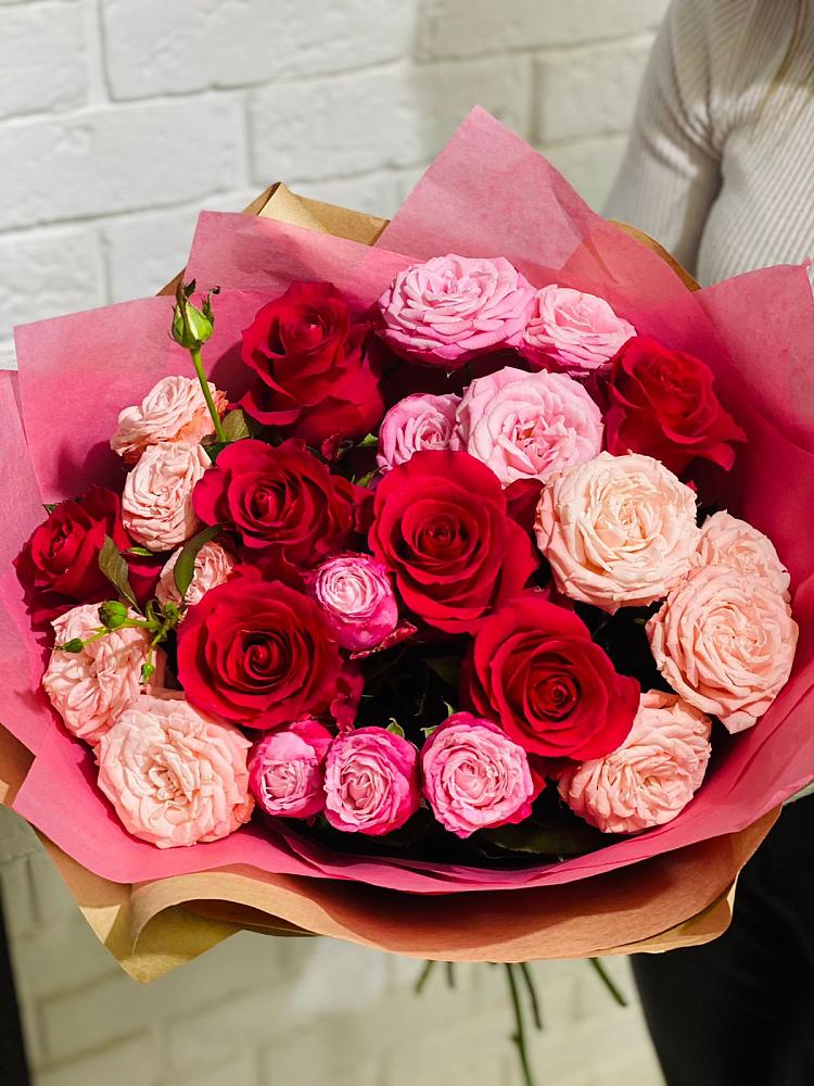 Букет цветов из: Розы в Азове