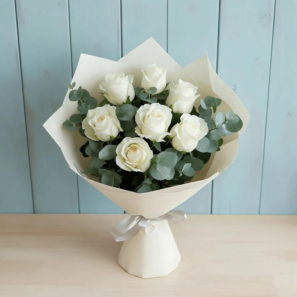 Букет Белые розы в Эвкалипте в Азове
