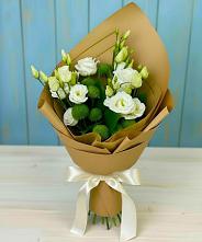 Букет цветов из:  Хризантемы и Лизиантусы в Азове