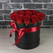 Цветочная композиция из Розы в шляпной коробке в Азове