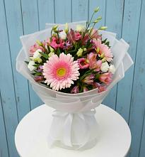 Букет цветов из:  Герберы, Альстромерии и Лизиантусы #REPLACE_PRED# Азове