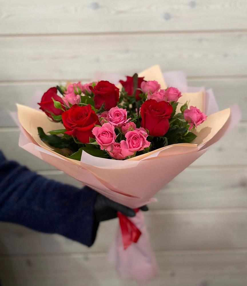 Букет цветов из: Розы в Азове