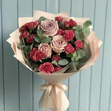 Букет цветов из:  Гвоздики и Розы в Азове