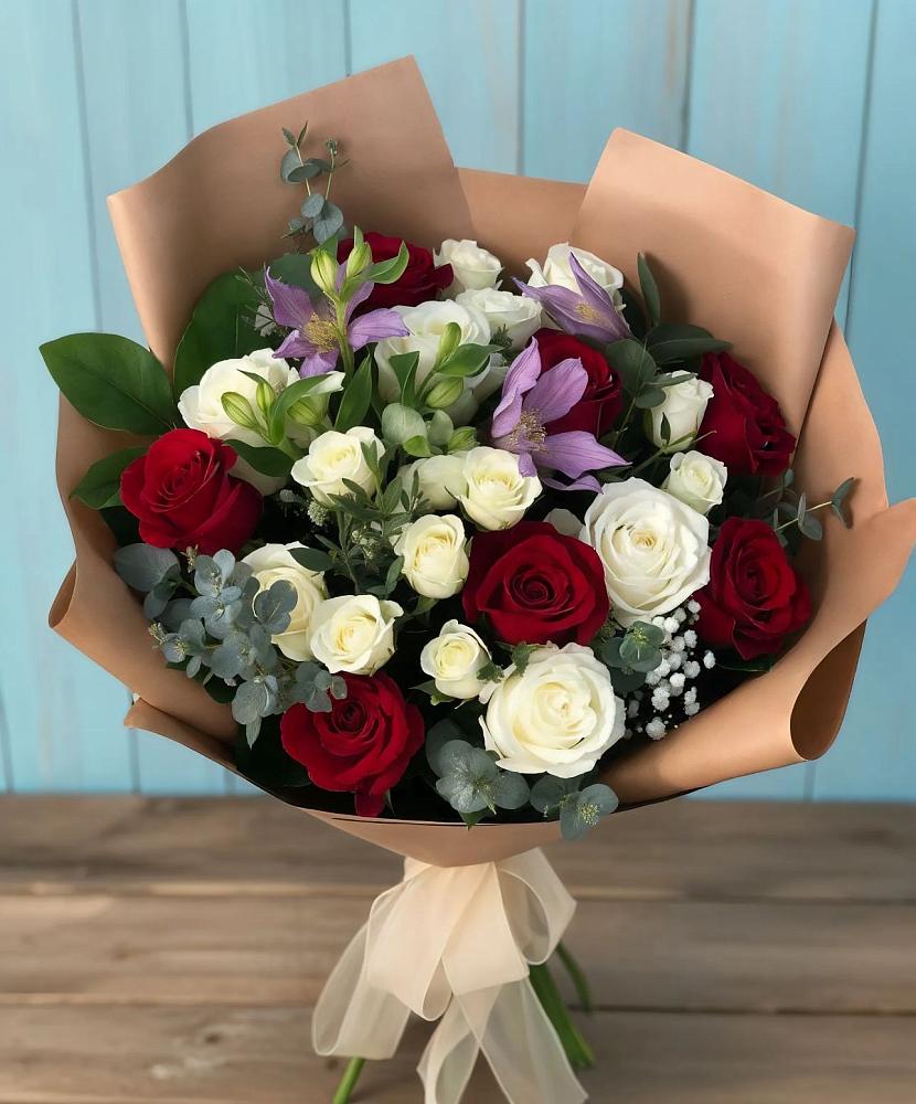 Букет цветов из: Розы и Альстромерии в Азове