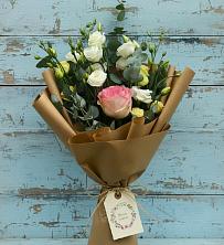 Букет цветов из:  Розы и Лизиантусы в Азове