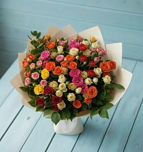 Букет Микс из разноцветных кустовых роз в Азове