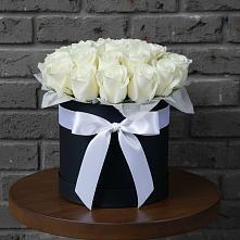 Цветочная композиция из Розы в шляпной коробке #REPLACE_PRED# Азове