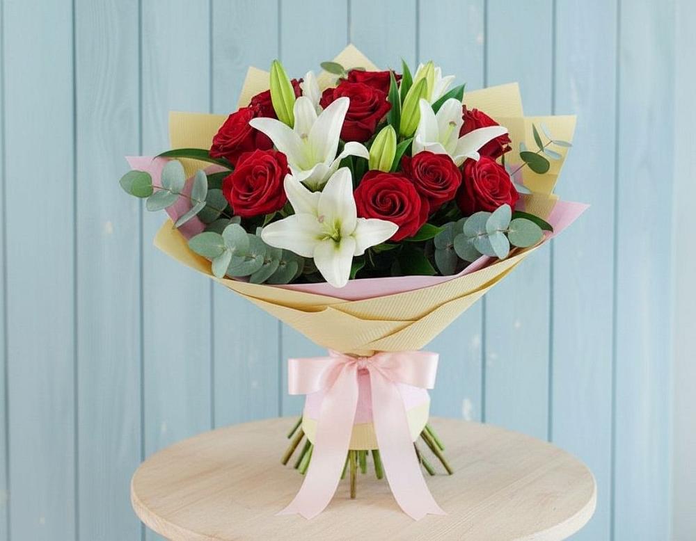 Букет цветов из: Лилии и Розы в Азове